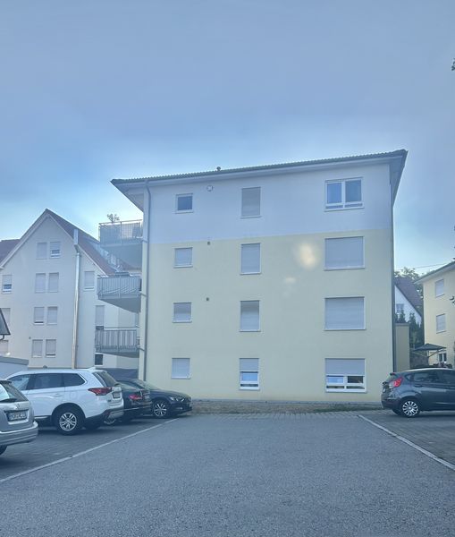 Helle 3,5 Zimmer Wohnung mit Küche und Balkon direkt in Empfingen